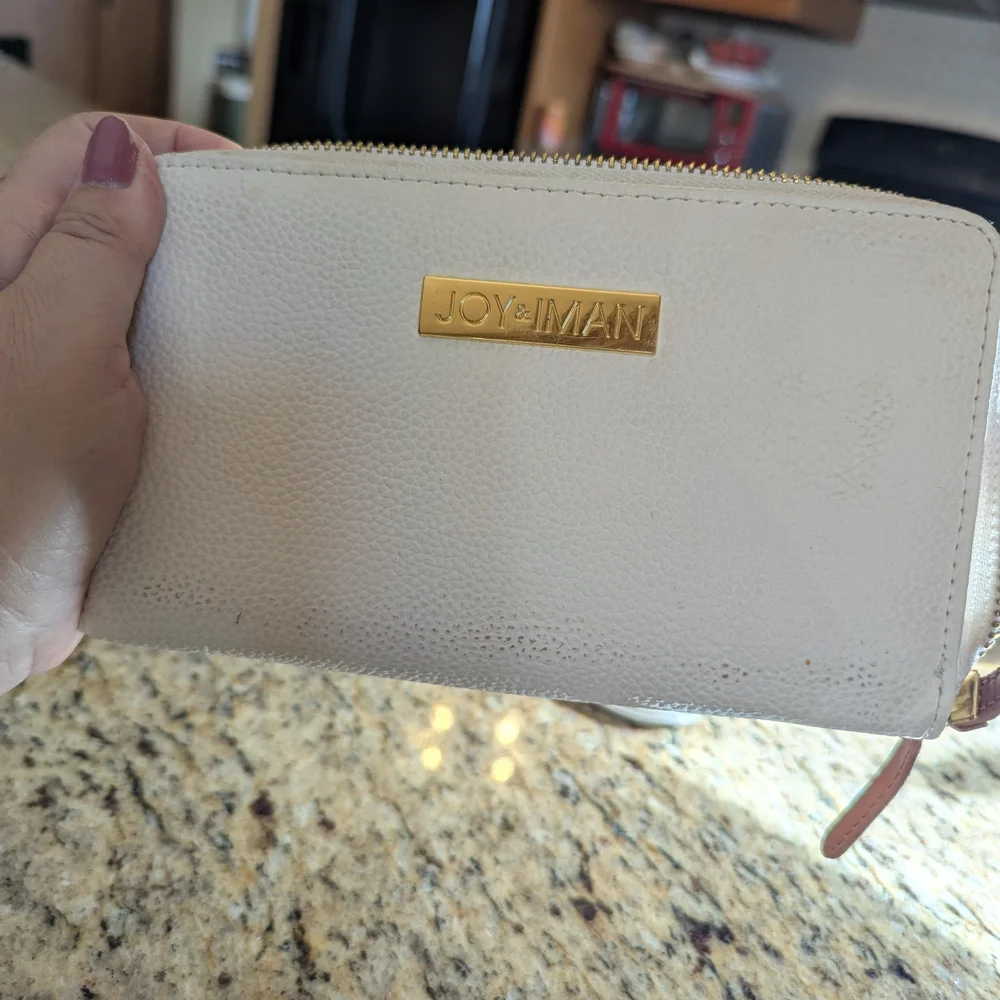 Joy & Iman Cream Pebble Leather Wallet/Clutch W Gold Accents. Many Card Slots.